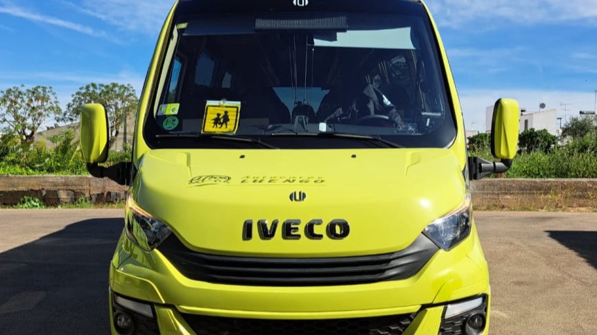 Iveco 28 plazas más conductor