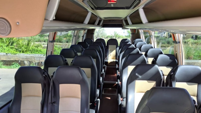 Iveco 28 plazas más conductor